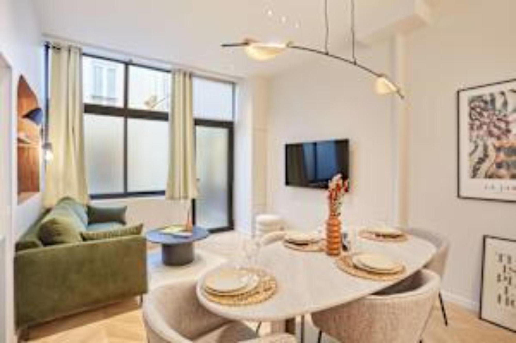 Superb Ac Center Of Appartement